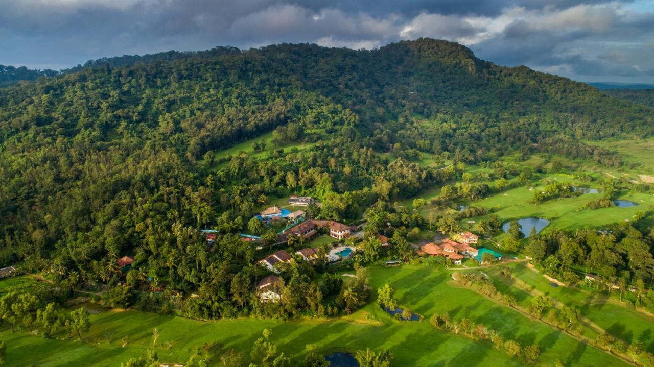Amritara Ambatty Greens Resort Вираджпет Екстериор снимка