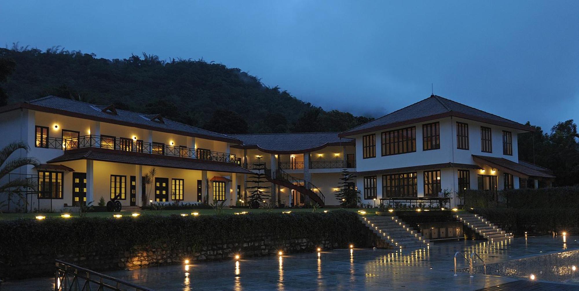 Amritara Ambatty Greens Resort Вираджпет Екстериор снимка