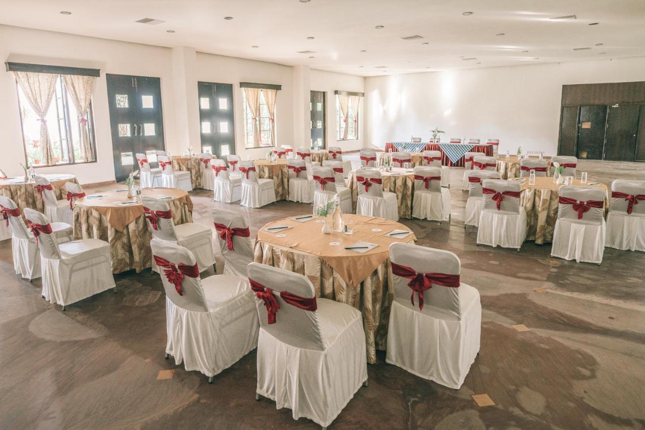 Amritara Ambatty Greens Resort Вираджпет Екстериор снимка